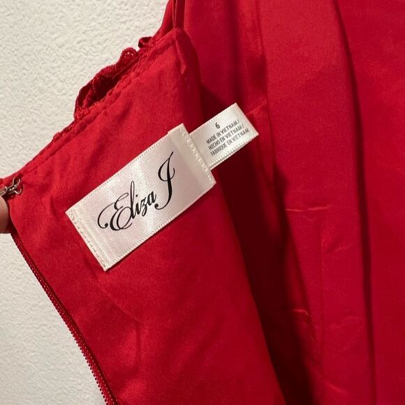 ELIZA J Red Lace Asymmetrical Dress Size 6 - Picture 7 of 7